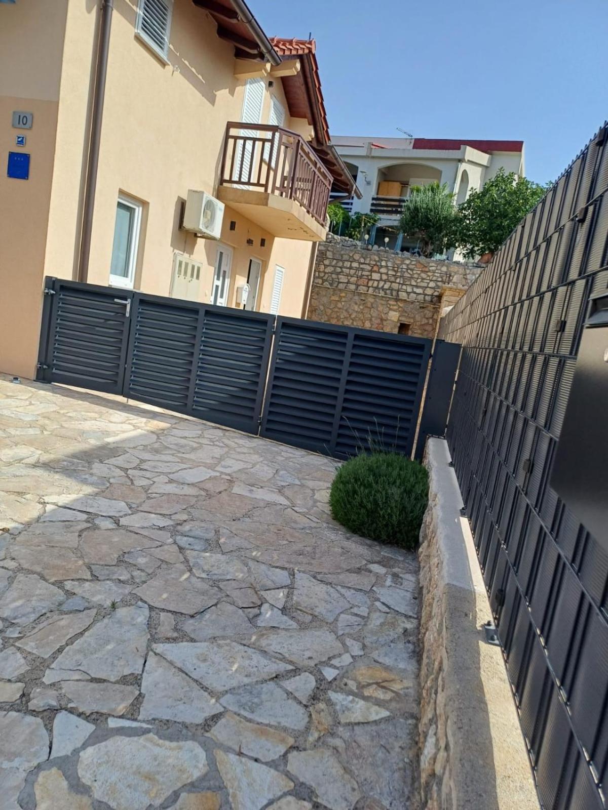 Appartement Ambiente à Jasenice  Extérieur photo